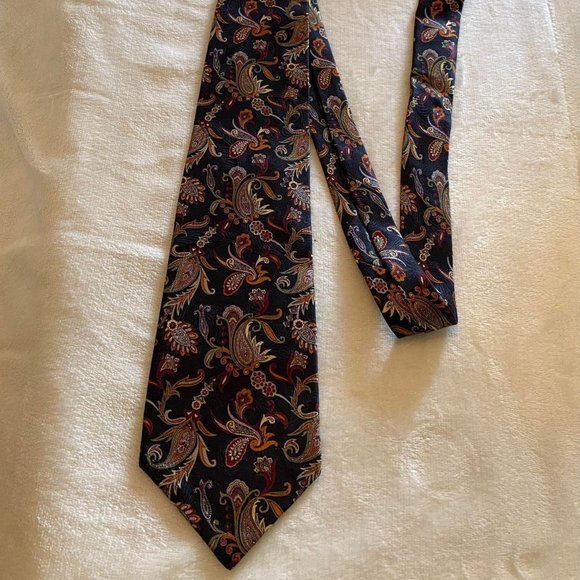 EUC Robert Talbott Hand Sewn Silk Tie Paisley Pattern - Picture 1 of 6